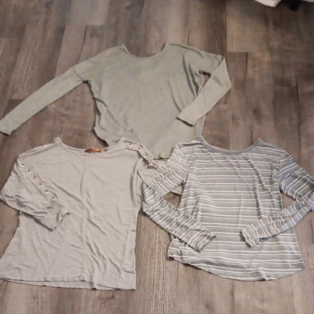 Womens Shirt Bundle American Eagle Rue 21